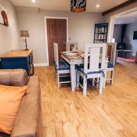 Meadow View Near Settle. Short Walk To Food Pub *