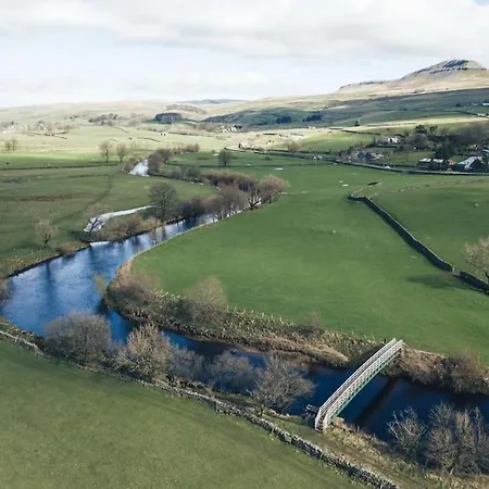 Meadow View Near Settle. Short Walk To Food Pub 펜션 *