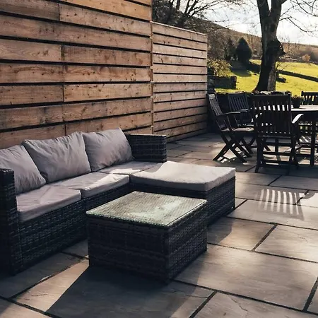 Meadow View Near Settle. Short Walk To Food Pub