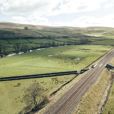 Meadow View Near Settle. Short Walk To Food Pub * Settle