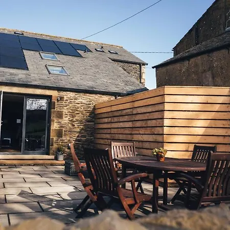 Meadow View Near Settle. Short Walk To Food Pub *